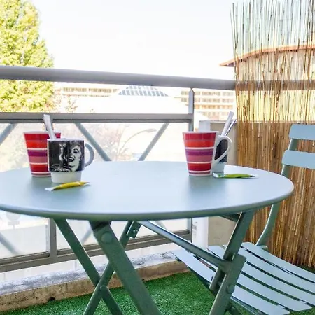 Zenbnb / Zebra / 2 Min. Gare /tramway / 3pers/ Stationnement *