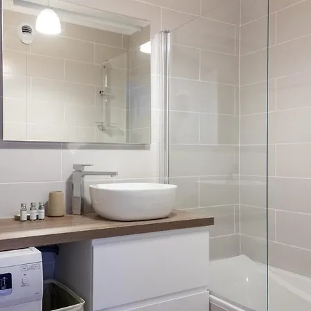 Zenbnb / Zebra / 2 Min. Gare /tramway / 3pers/ Stationnement Apartment Annemasse